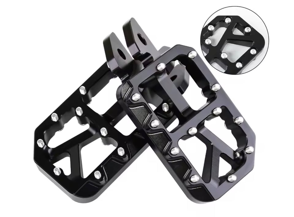 Black E-moto Pegs