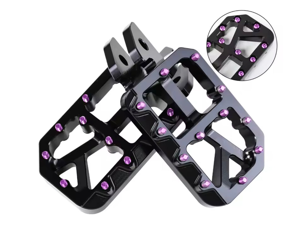 Black E-moto Pegs